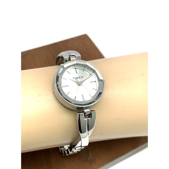 Timex Women's Watch TW2T49400 Quartz Silver Dial Stainless Steel 26mm - Picture 11 of 14